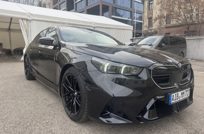 BMW M5<br/>(AUTOMATA)